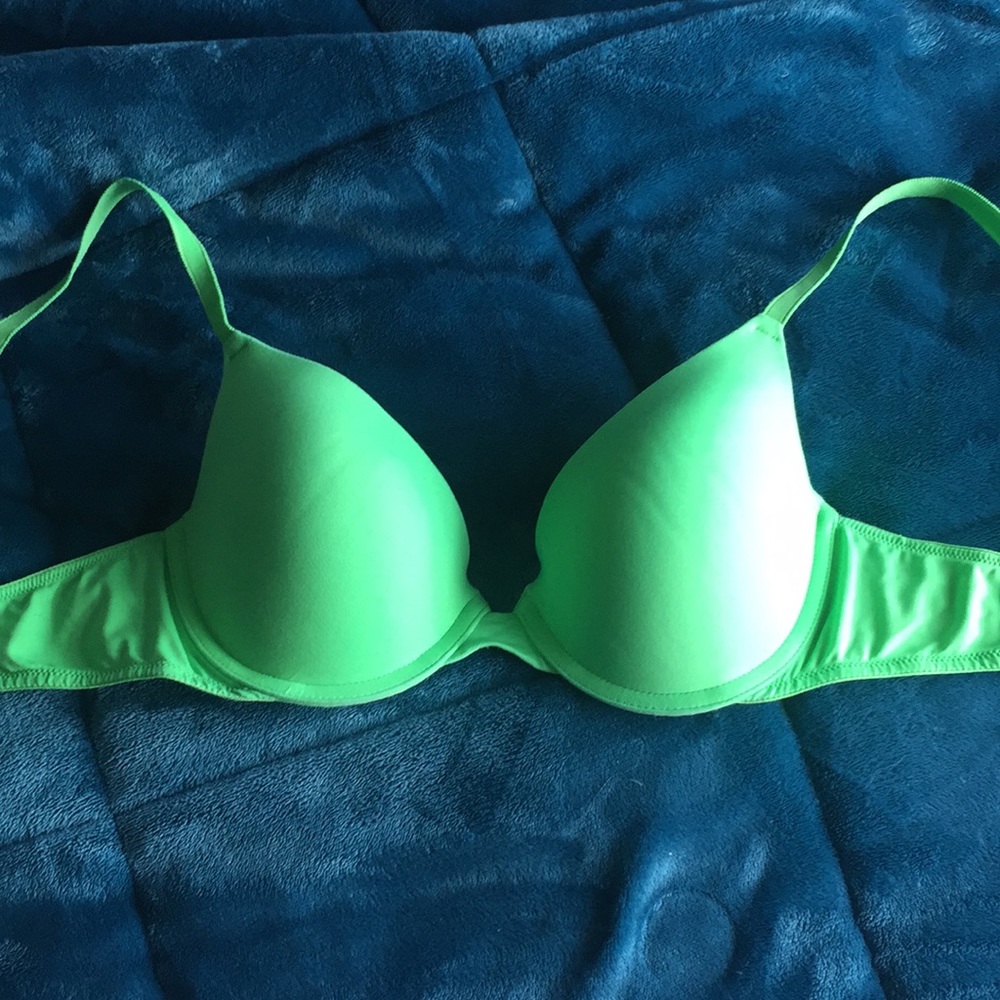 push up PINK vs bra